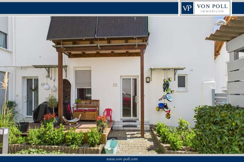 Frontansicht mit Terrasse