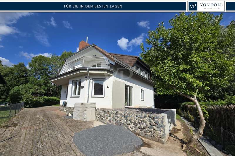 Ansicht Norden mit Gartenanlage