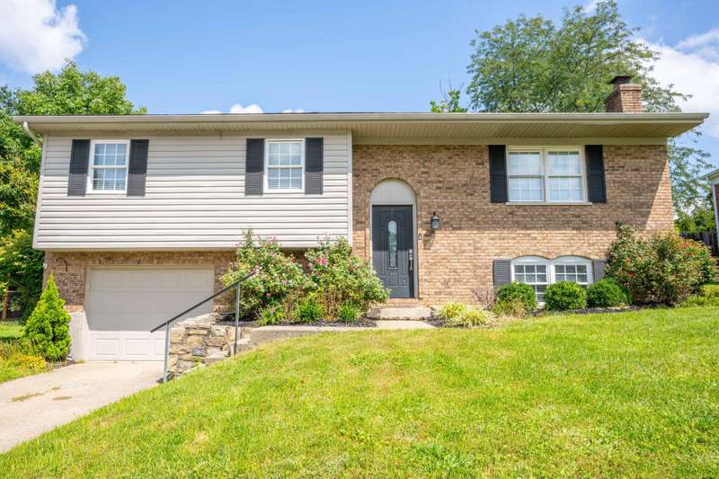1-web-or-mls-8444 Village Dr (1 of 51)