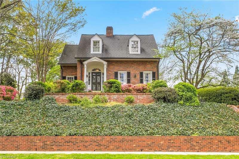 1219 and 1221 Briarcliff Road