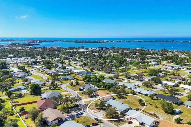 Close to Englewood & Manasota Key Beaches