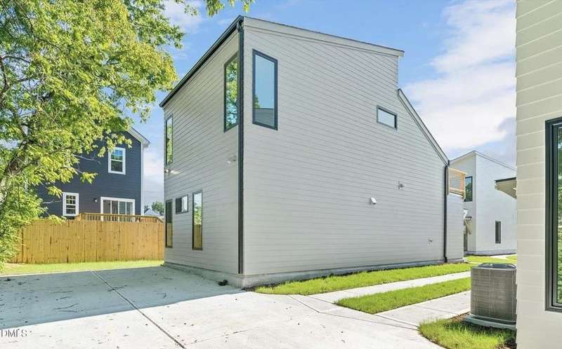 Screenshot 1404-06-29 at 23.17.23