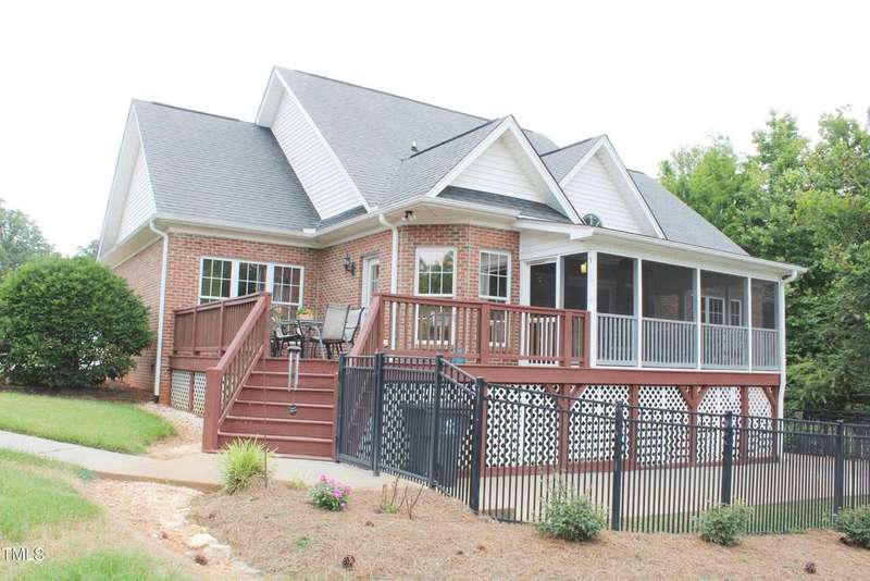 Lazy Ln Rear Exterior