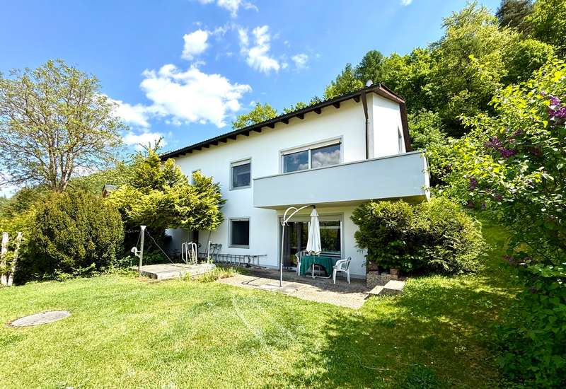 wunderschönes Wohnen mit Gartenparadies