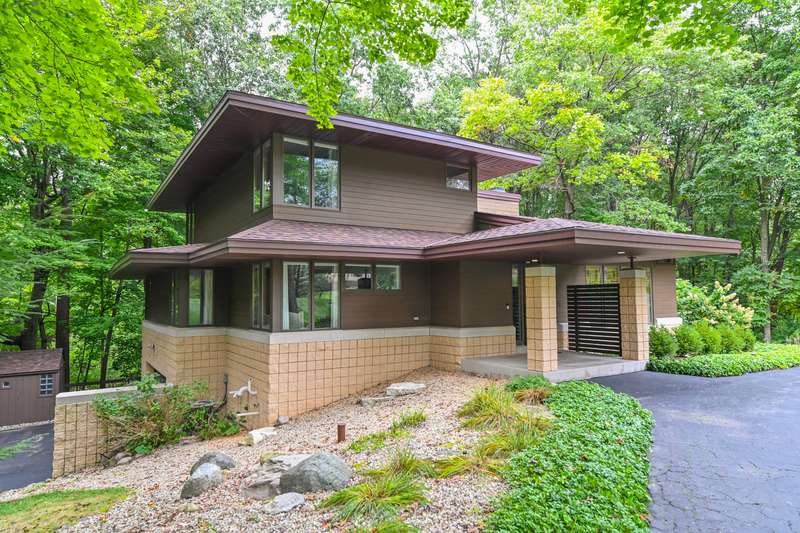 Gorgeous Prairie Style Home!