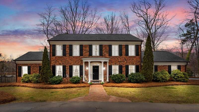 Welcome to 1676 Pine Tree Lane!