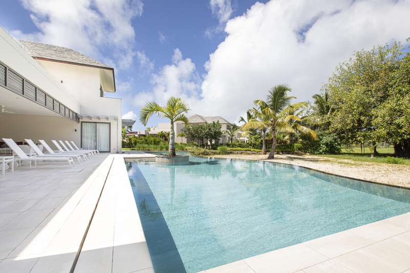 Anahita  The Gardens Villa B15 7