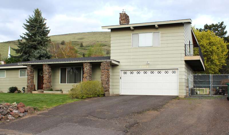 2003 Carlson Drive / Street View