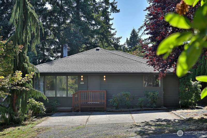 Welcome to 4960 Harbor Hills Dr.!