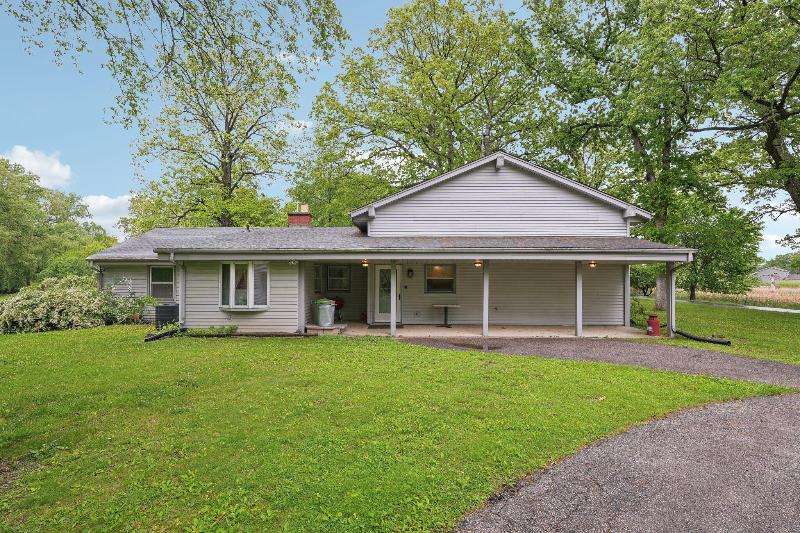 954 N. Dousman Rd