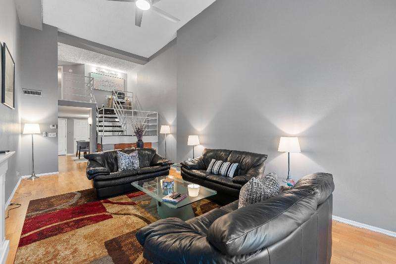 270 E Highland Ave, Unit 1021-3