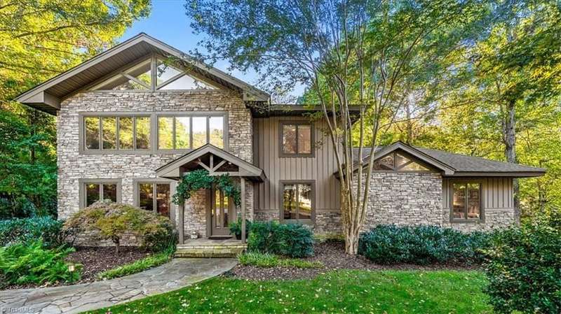 2903 Turner Grove Drive N