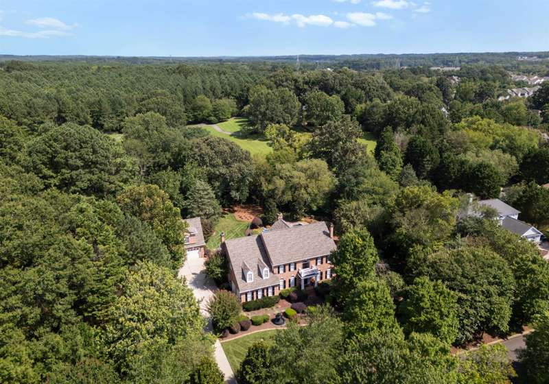 Distinctive Davidson. property just a mile from Historic Main Street!