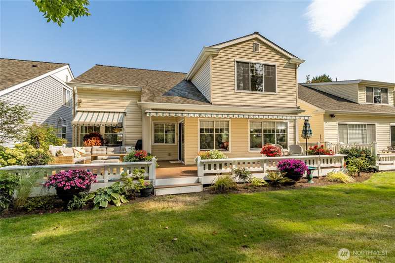 Welcome to the beautiful Riverwalk Condominium community!