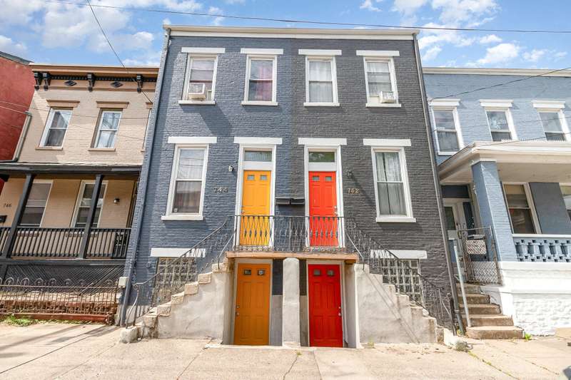 002_742_columbia_street_0-edit_941