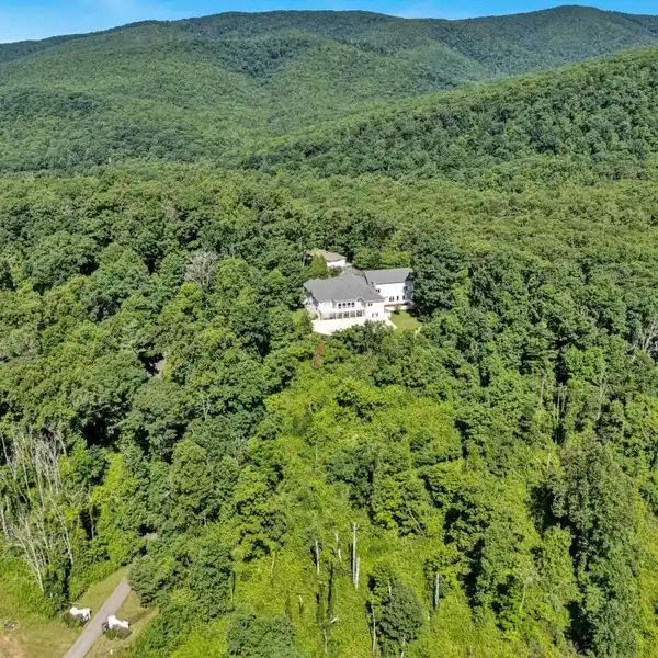 Secluded Estate with Panoramic Views and Luxury Amenities