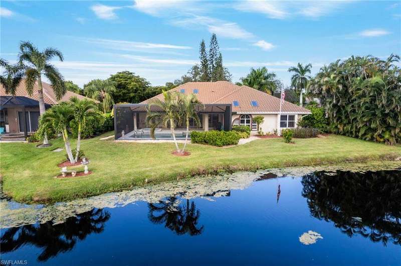 Rear lakefront elevation