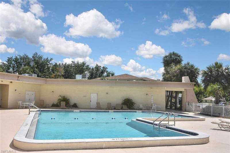 Relaxing and lot of room to swim