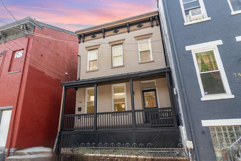 001_746_columbia_st39-edit-1_316