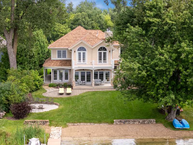 W377S4837 E Pretty Lake Rd