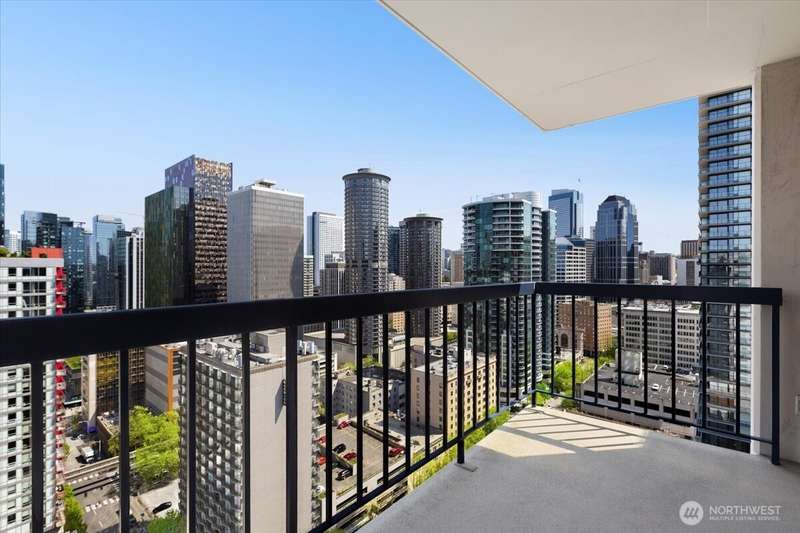 Pananoramic city skyline views from the living room