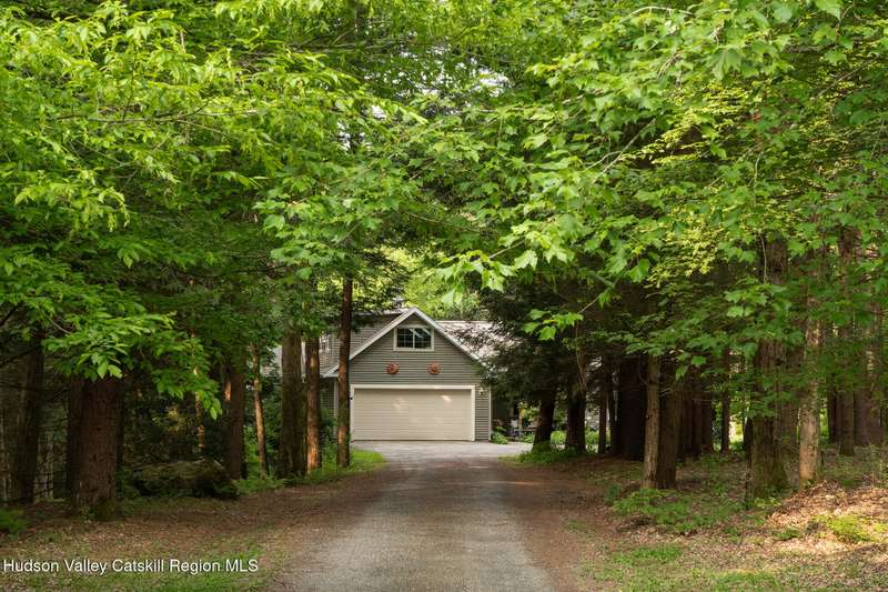 01_70 Reardon York Estates Canaan_Shaina