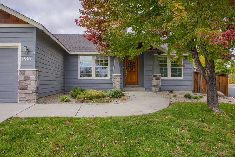 985_SW_Rimrock_Way-4