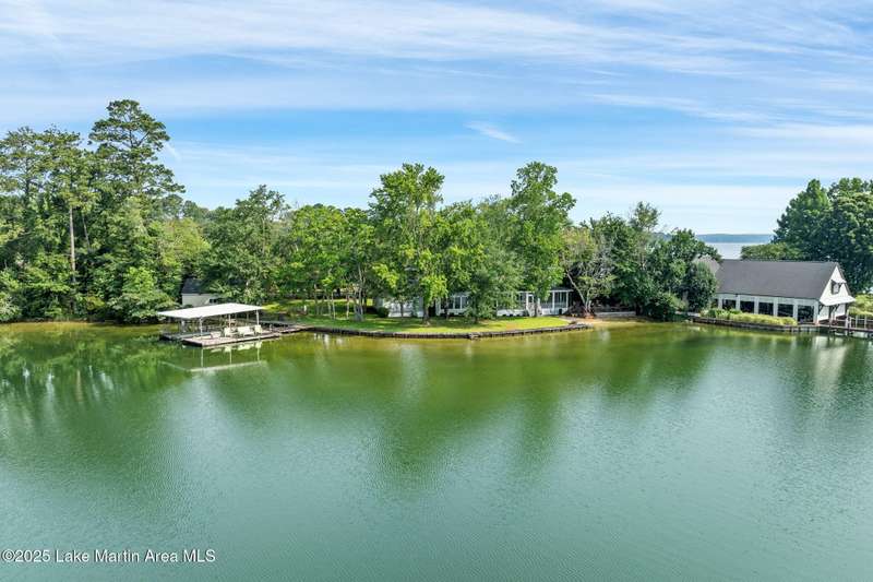 6-web-or-mls-852 McCain Rd-17