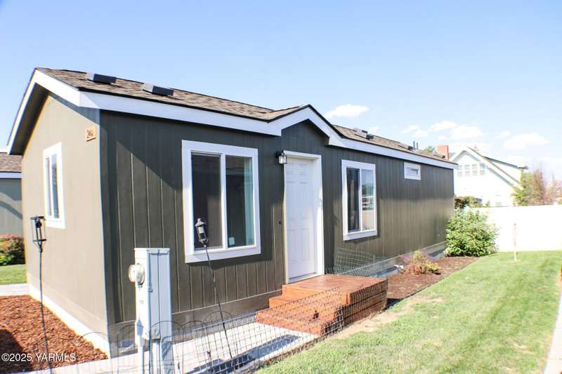 thumbnail_20A78733-4E05-47C3-9CEB-DEBD34