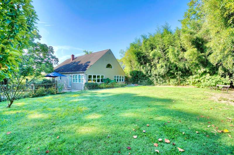 828 Eustace Jessica Hurley Realtor