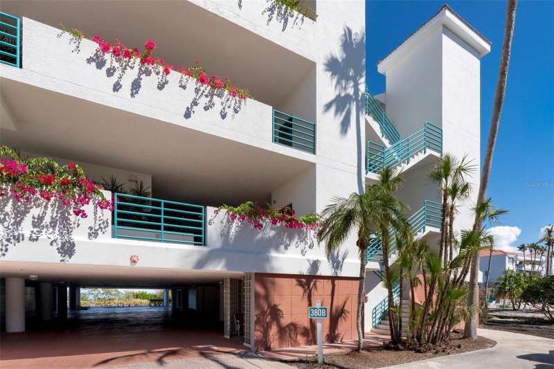 Owner's parking is the first double garage, right next to the elevator. The ultimate in convenience!