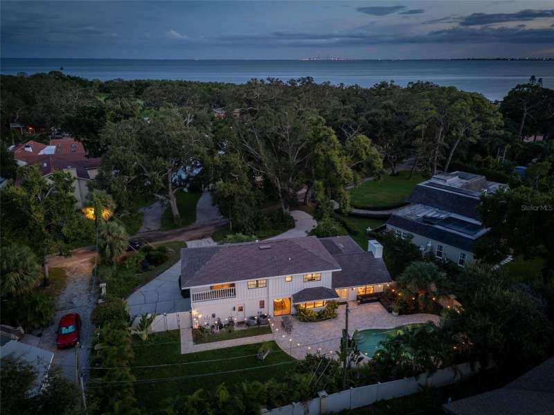 High and dry, in a non-flood zone, off of Serpentine Dr S in the Pink Streets.