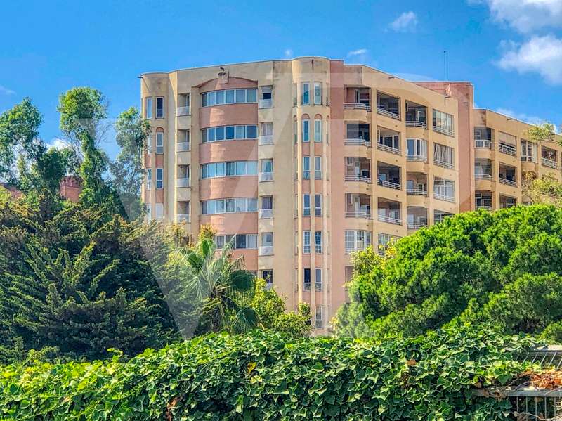 lujoso-piso-en-reforma-íntegra-en-edificio-emplazado-en-el-paseo-marítimo-de-palma-de-mallorca