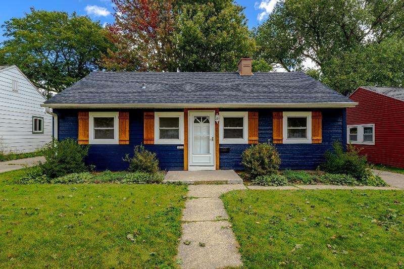 3522 N 95th Street