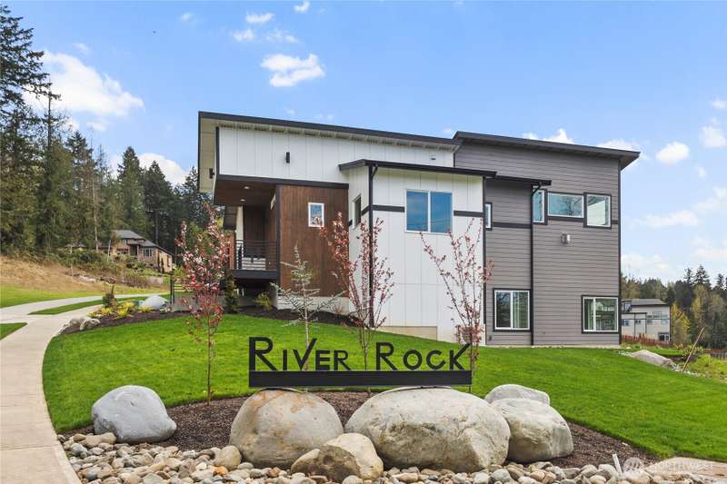 River Rock is a 14 Lot Community Just off the Rivers Edge in Auburn. All Homes have Views of the River & Park, Close to Shopping and Easy Commute to Hwy 167- I-5