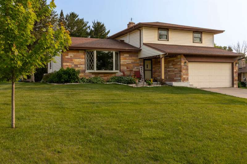 2932 Suzanne Ct