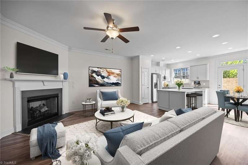 Living Room (virtually staged!)