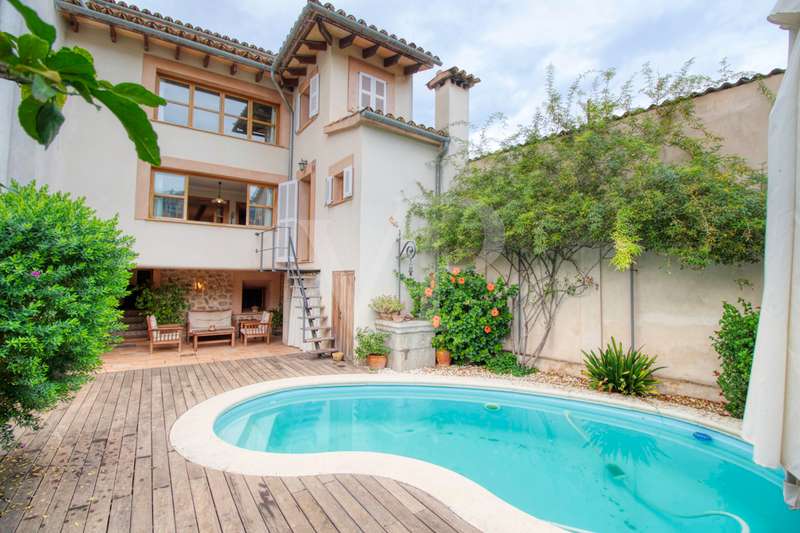 Fantástica casa señorial con piscina en venta en  Soller, el centro de la Serra de Tramuntana