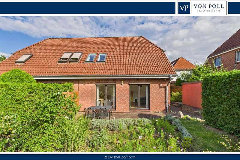 Blick auf das Haus und den Terrassenbereich