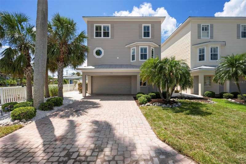 One block to the beach!