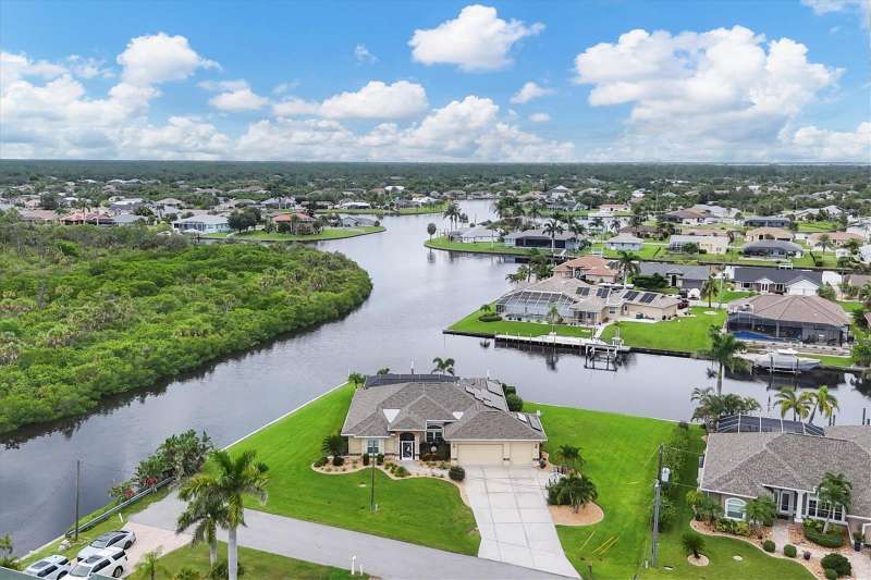 Tip Lot Executive Retreat over looking the protected Bird Santuary