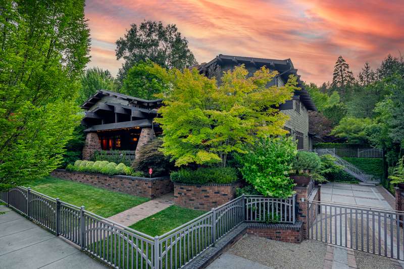 99 Granite Street, Ashland, OR 97520