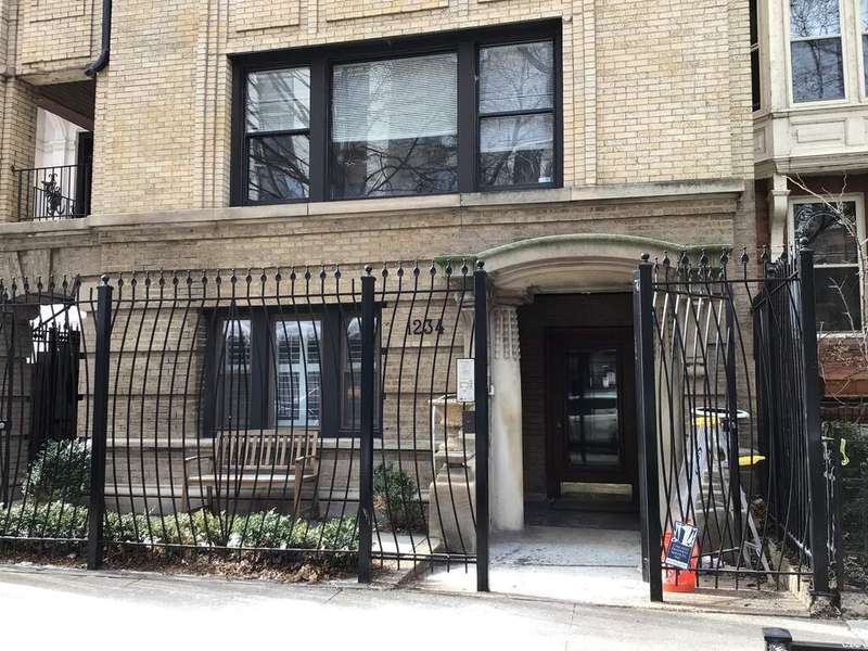 1234 N Dearborn entrance
