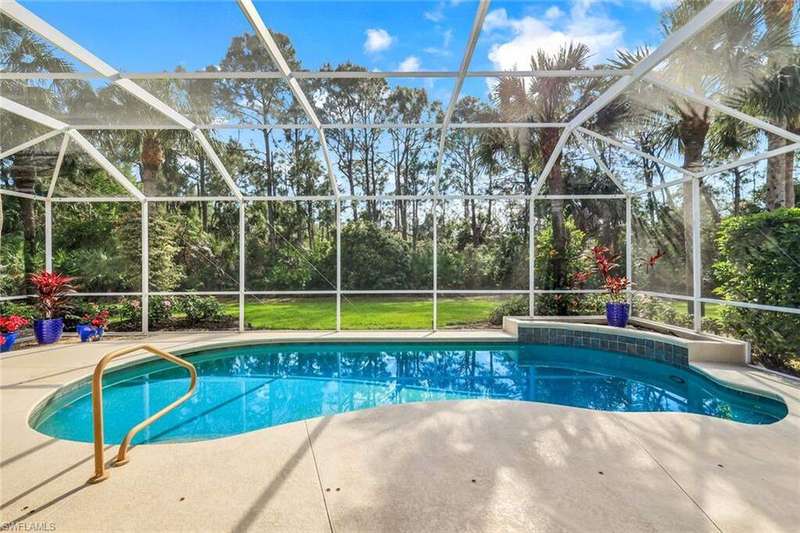 Welcome Home to this Oak Strand Stunner!