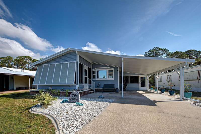 SUCH A GOOD-LOOKING HOME!