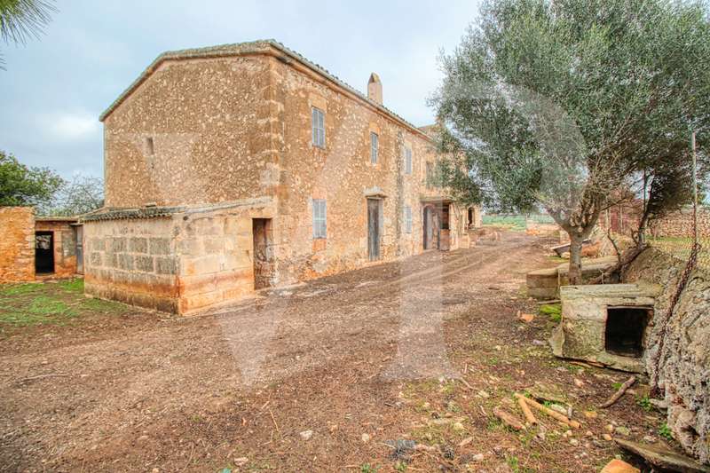 fantástica-casa-tradicional-en-venta-cerca-de-cala-anguila-en-la-costa-de-levante-en-porto-cristo