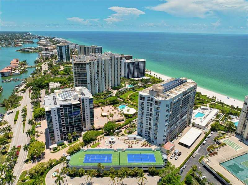 South West Penthouse Floor Community Sundeck for All Residents to enjoy! Garden Views, Gulf View and Bay (not shown but views of Venetian Bay are can be seen from this Sundeck as well, Unfortunately Picture does not show)