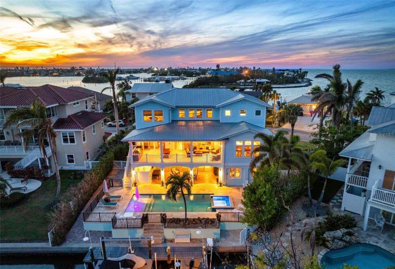 Aerial views of Bimini Bay, Tampa Bay and beyond!