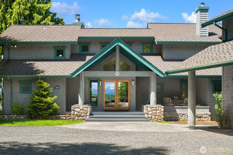 Welcome to the loveliest home on Vashon Island.