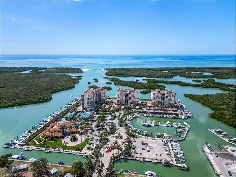 Truly a Gem of a Location in North Naples. Boating if desired is available